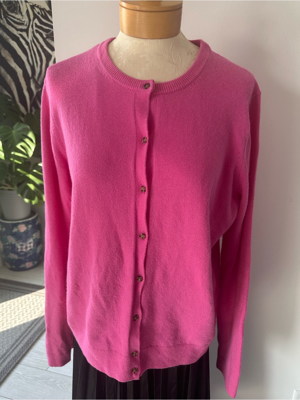 GAP Hot Pink Crewneck Button-Front Cardigan XL